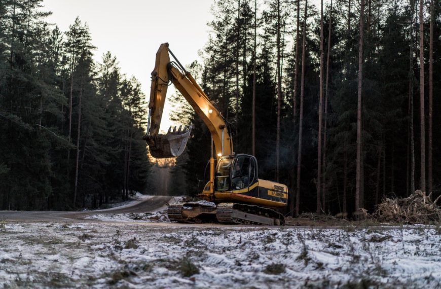 Are excavators hard to learn?